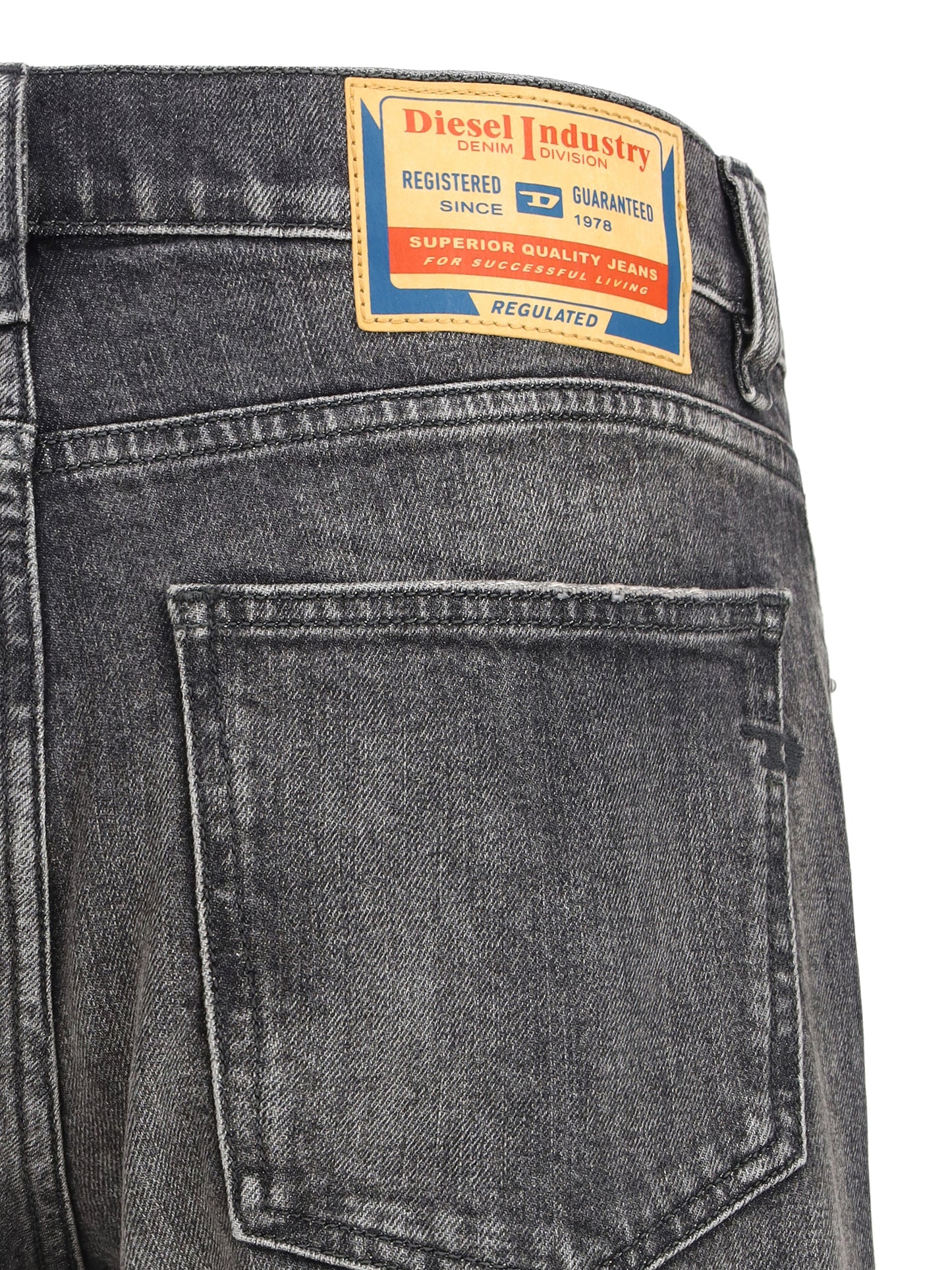 DIESEL 2019 D-Strukt 09L52 Jeans