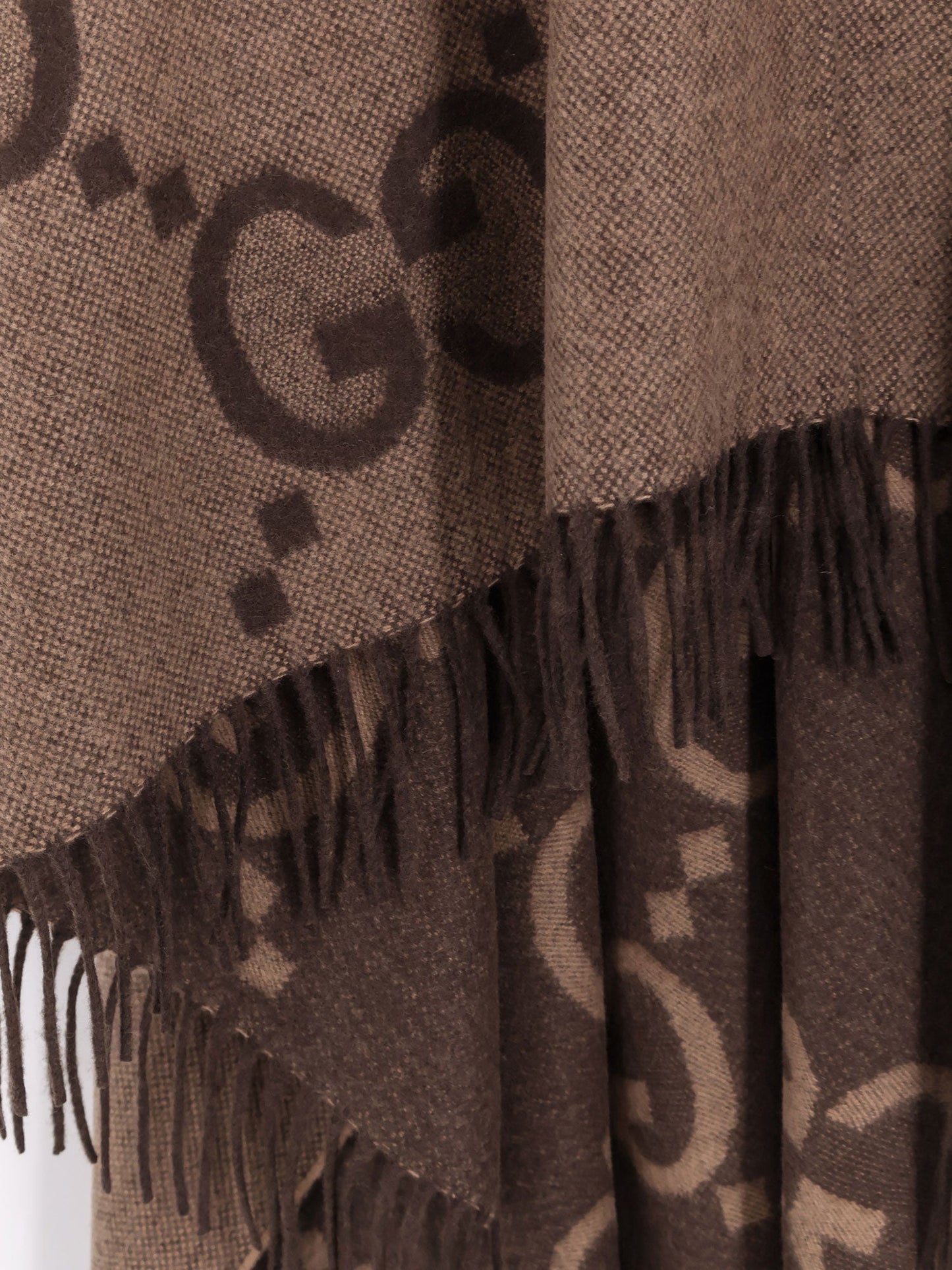 Gucci Reversible Jumbo Gg Cashmere Cape