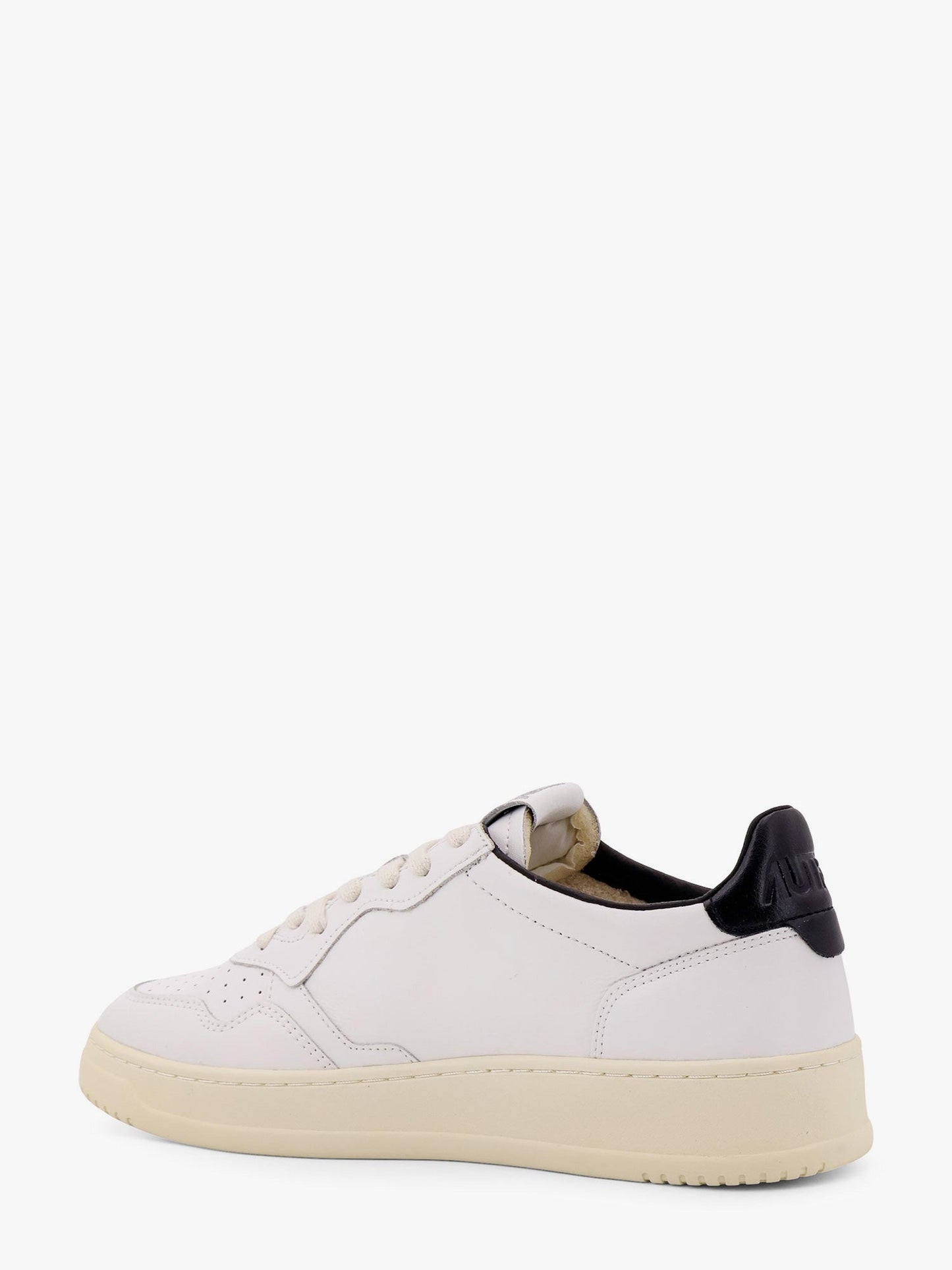 Autry Medalist Low Leather Sneakers