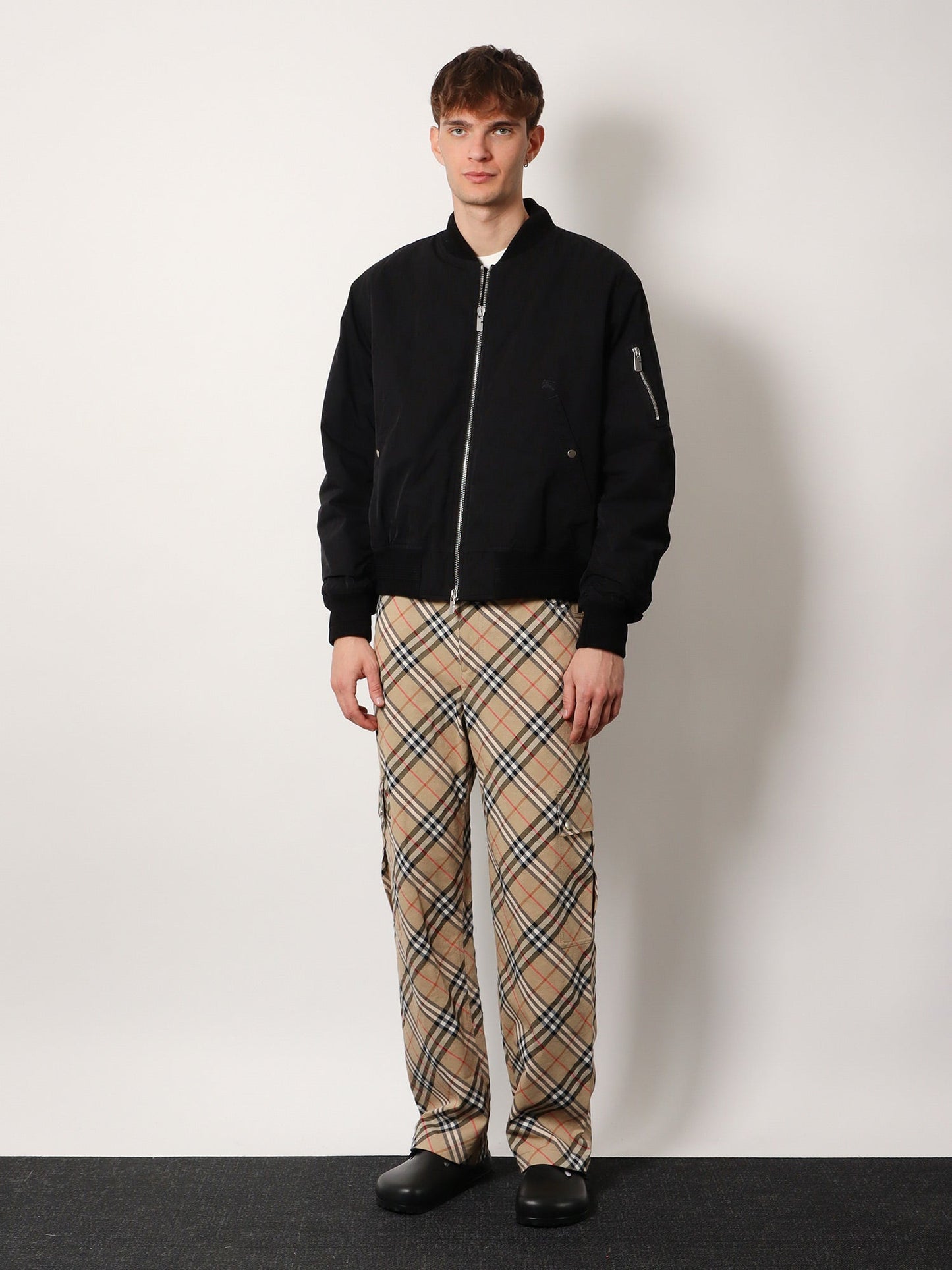 Burberry Cargo Linen And Cotton Trouser With Burberry Check Motif