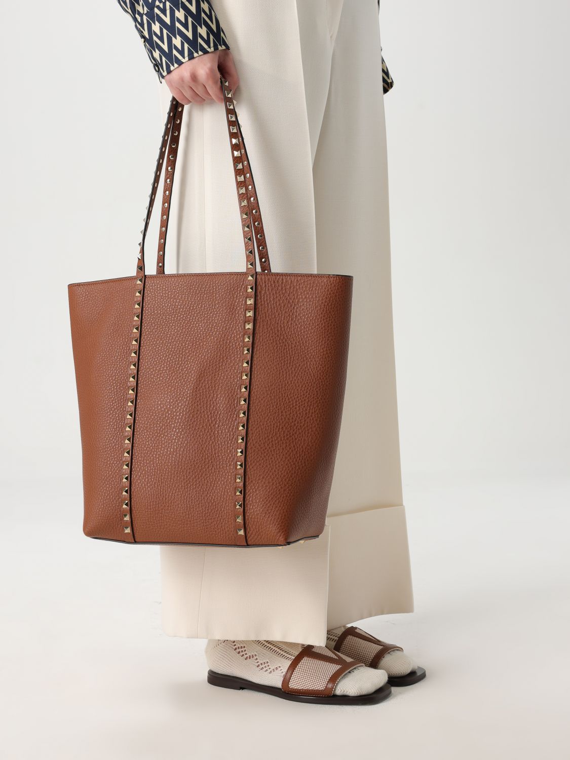 Valentino Garavani Shoulder Bag Woman Leather