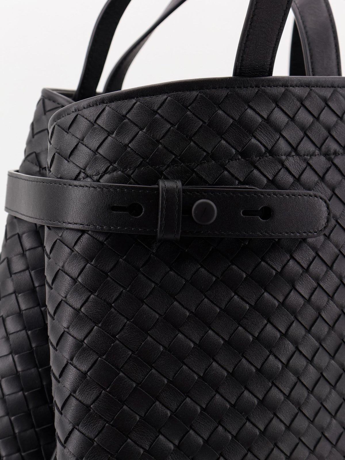 Bottega Veneta Intreccio leather shoulder bag - Black-Brass Vibra-Bl