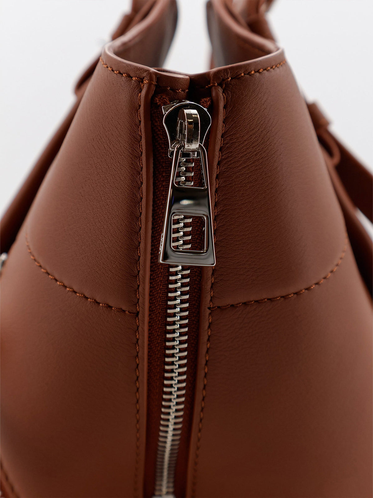 Loewe Hammock Flip leather handbag with front lettering logo - Squirrel