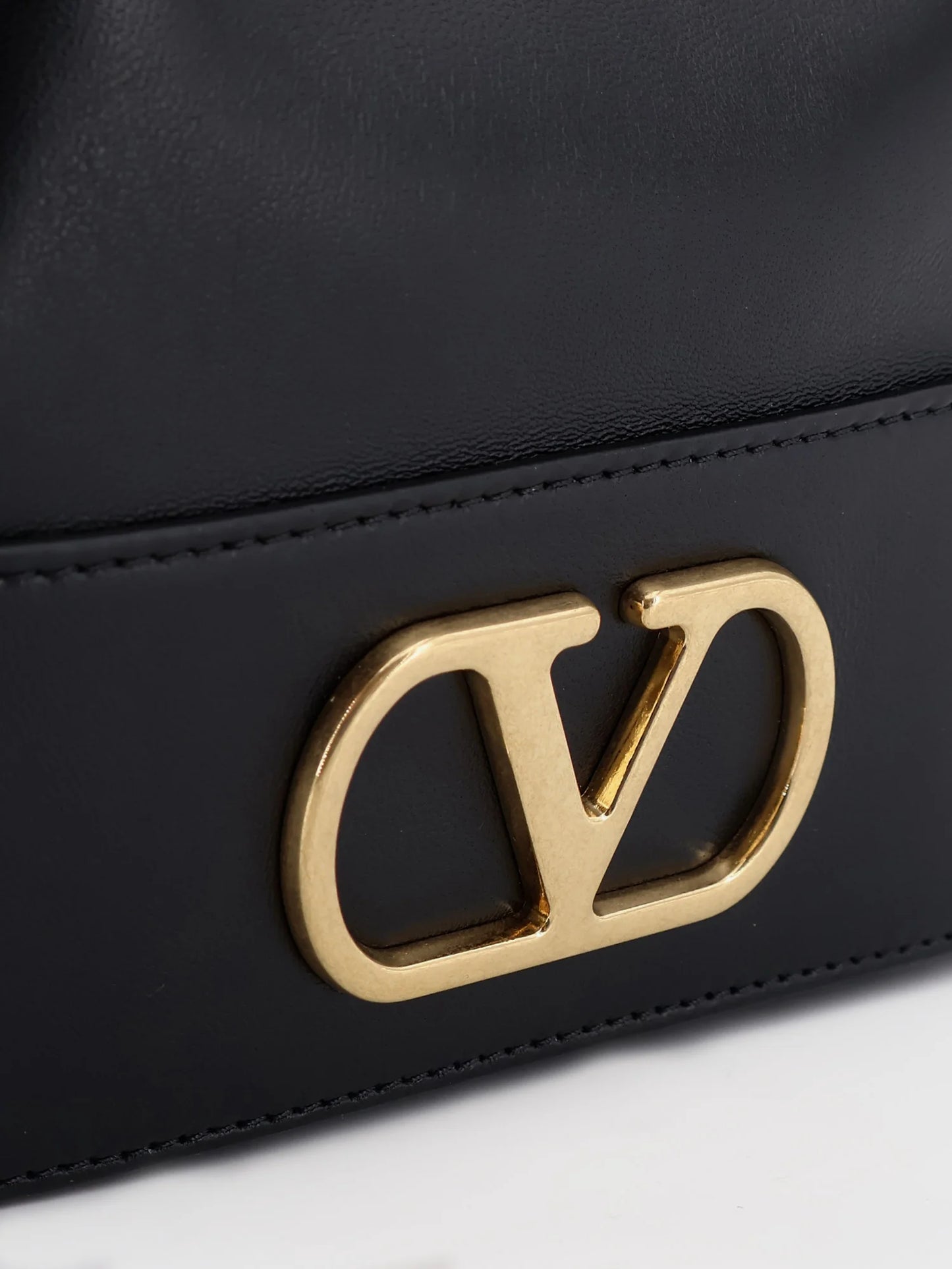 VALENTINO GARAVANI - VLogo Signature Leather Bucket Bag