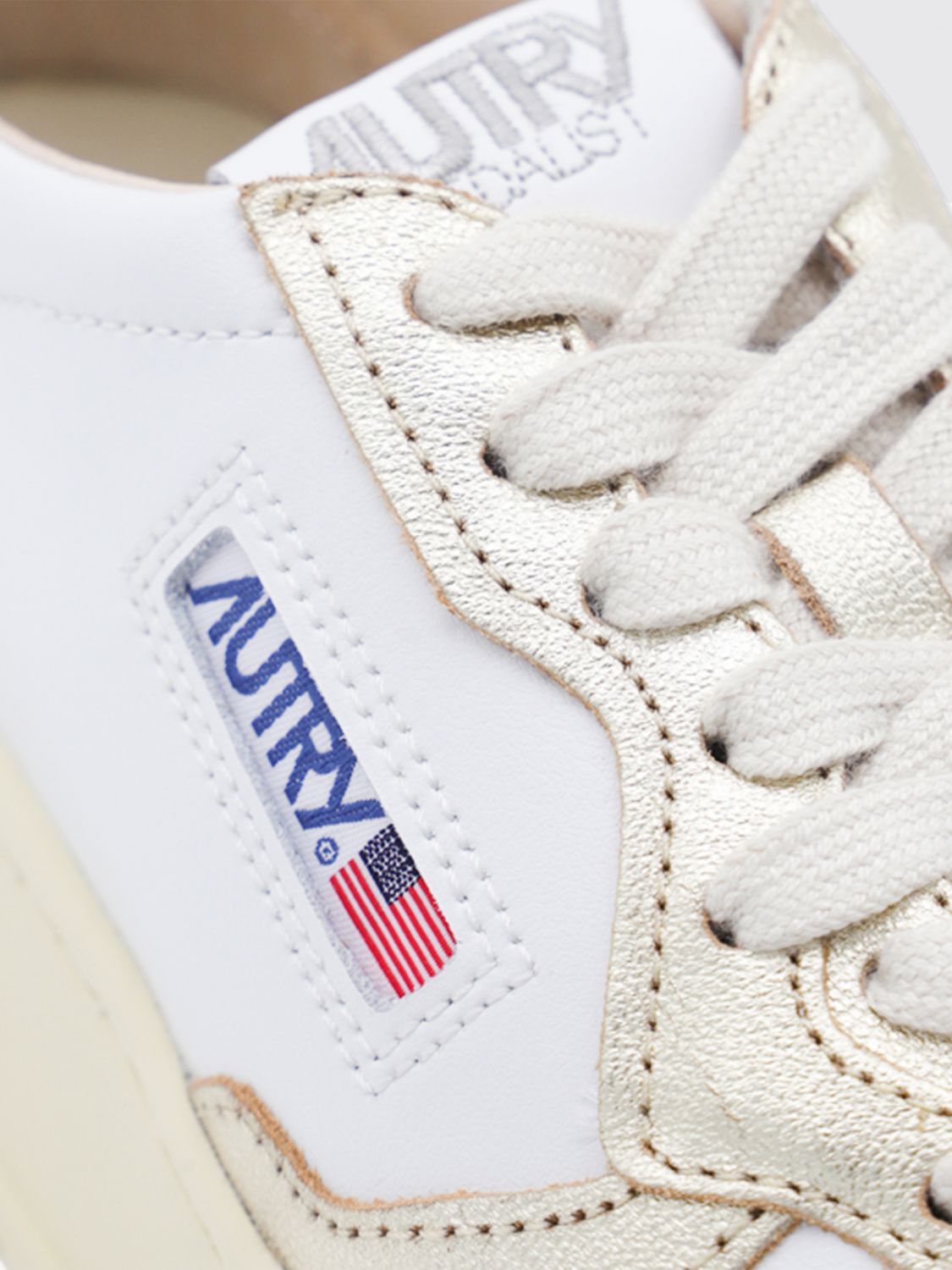 Autry Sneakers Woman Silver