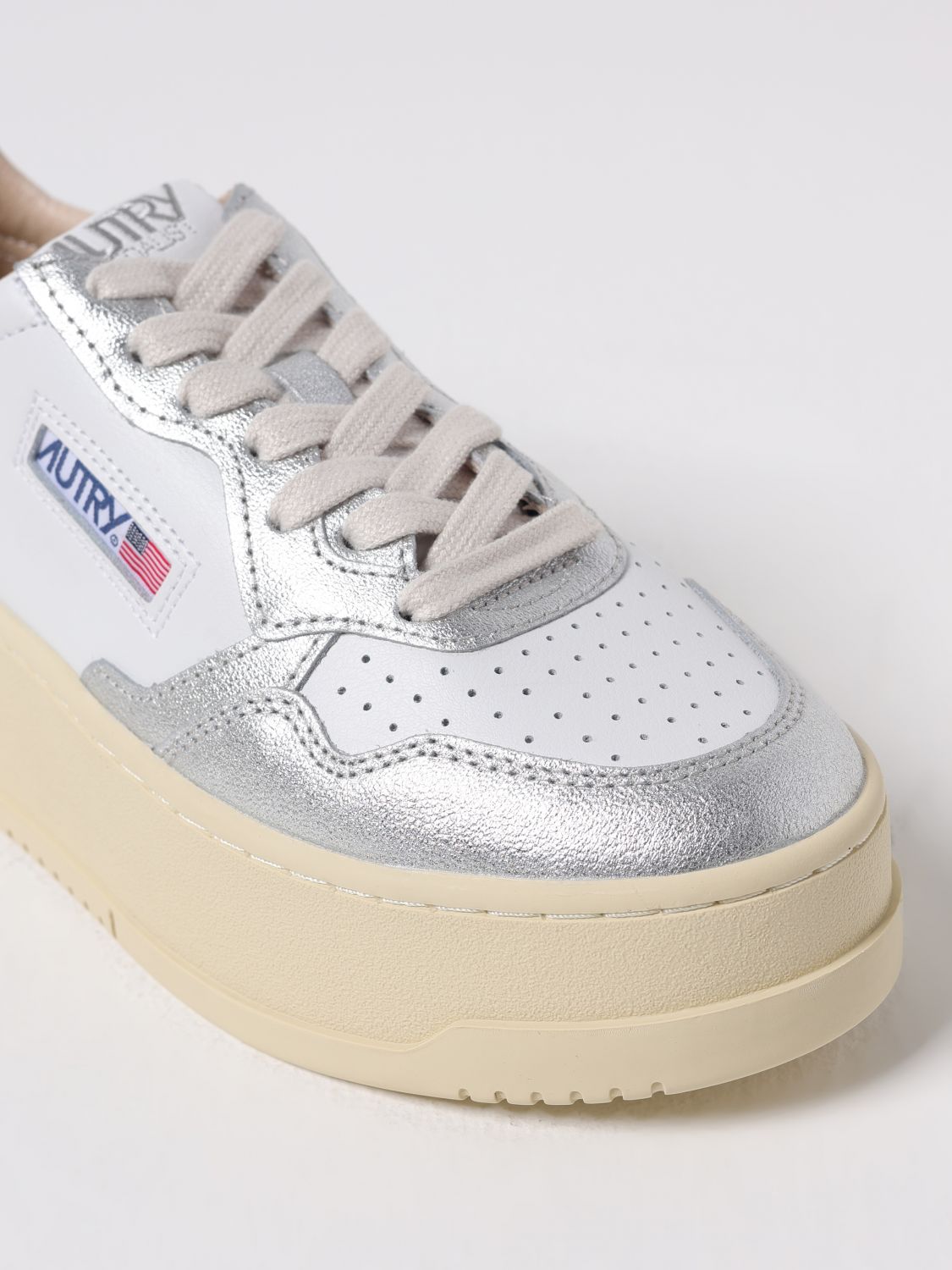 Autry Sneakers Woman Silver
