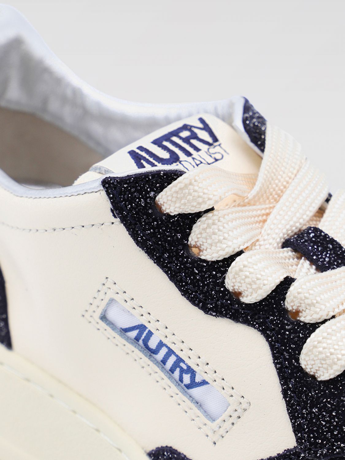 Autry Sneakers Woman Grey