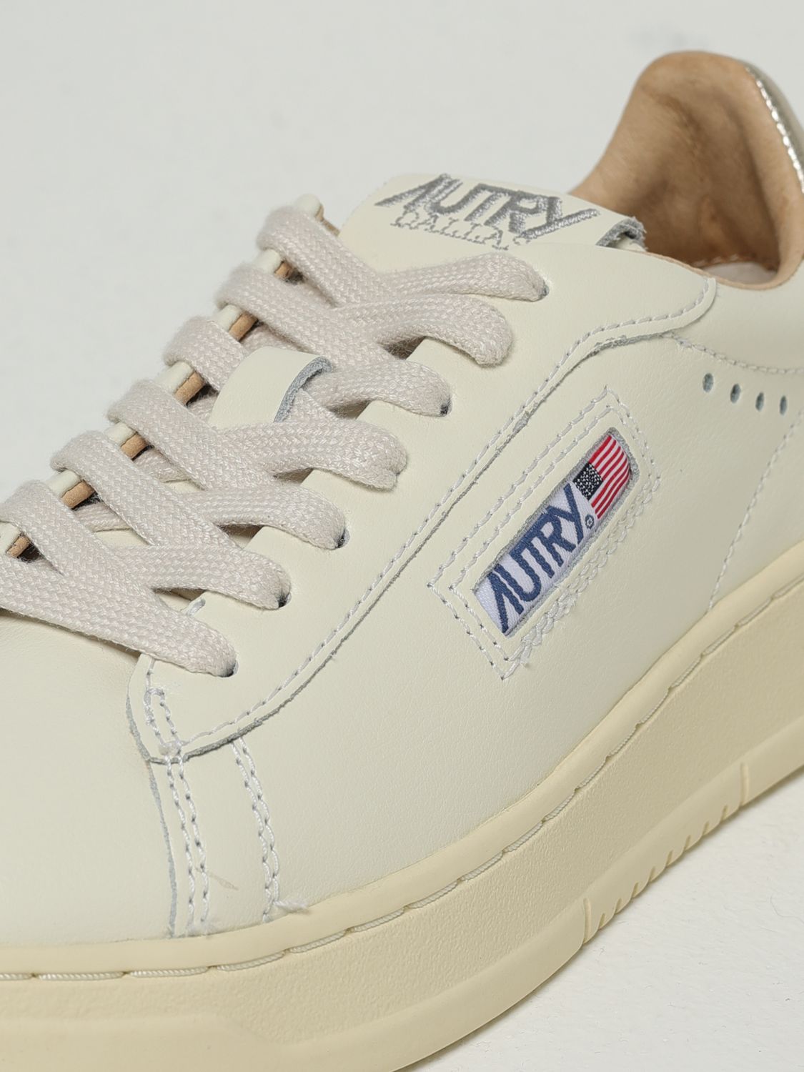 Autry Sneakers Woman Cream