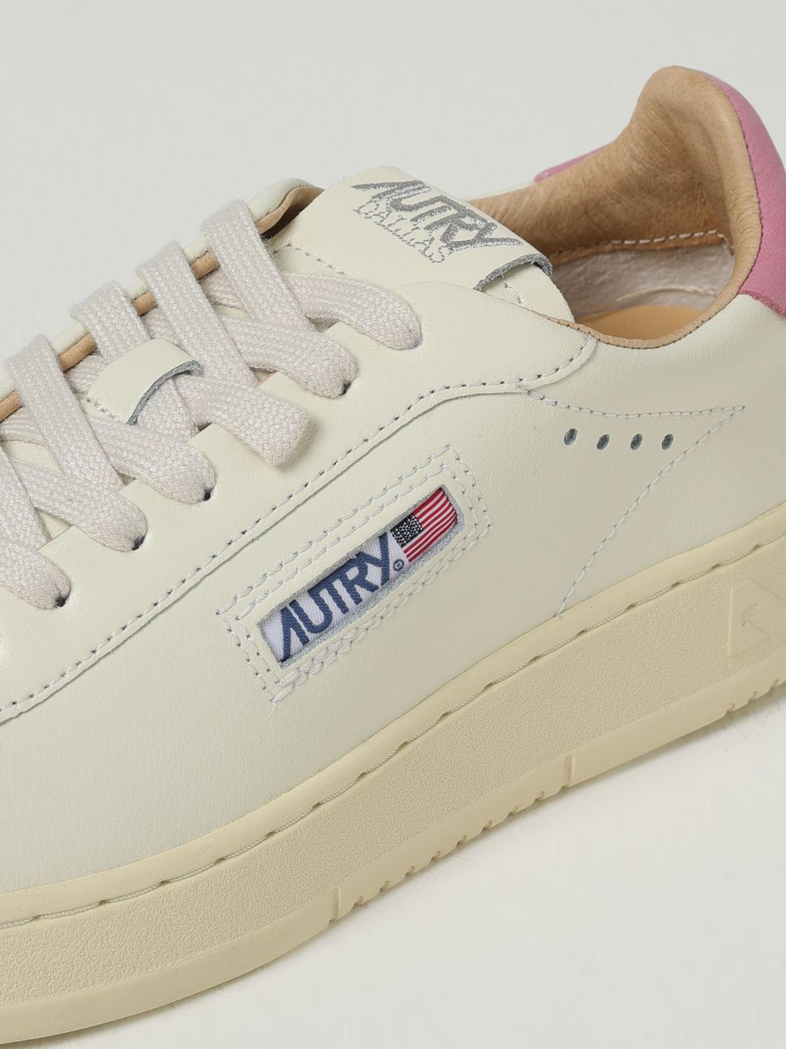 Autry Sneakers Woman Cream
