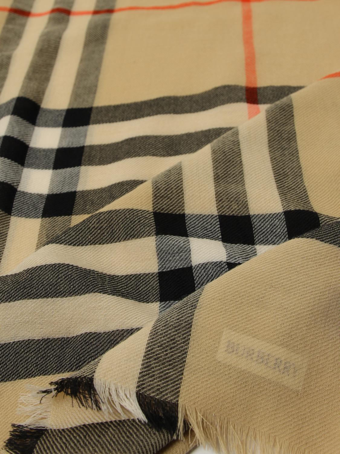 Burberry Scarf Woman Beige