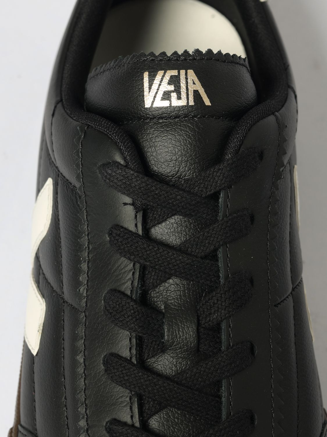 Veja Sneakers Men Black