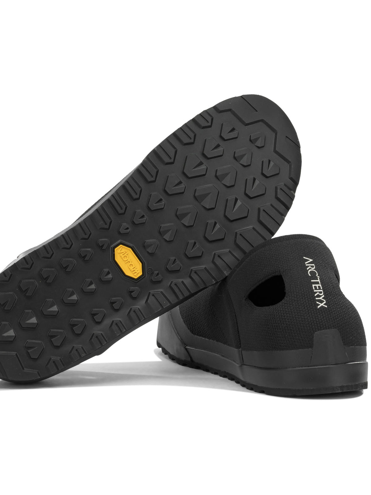Arc'teryx "Kragg Aura" Low-top sneakers - Black