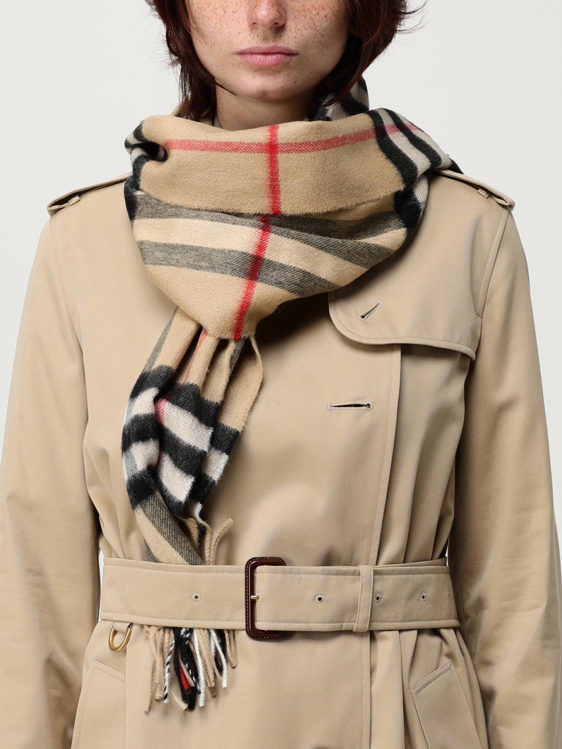 Burberry Scarf Woman Beige