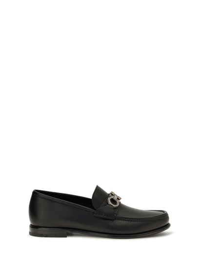 Ferragamo Gancini ornament Loafers - Black