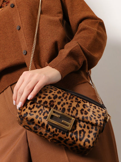 Fendi Baguette® Mini Raffia Crossbody Bag
