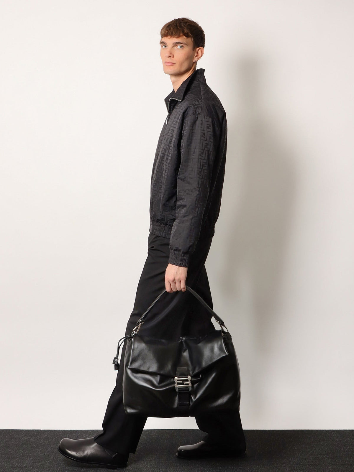 Fendi Fendi Flux Maxi Messenger leather crossbody bag - Nero+Palladio
