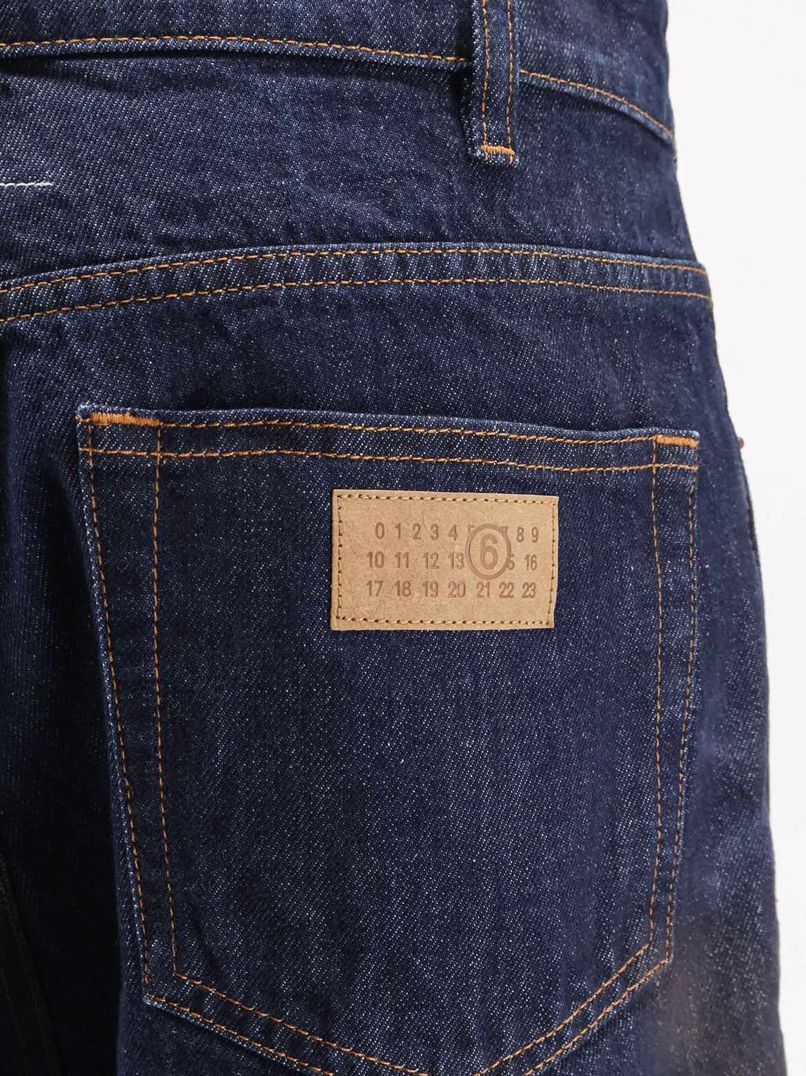 MM6 Maison Margiela Jeans with Numeric Signature tag - Denim