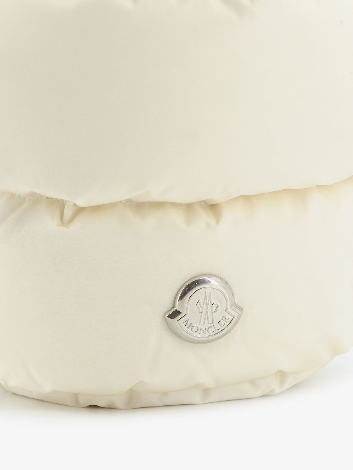 Moncler Caradoc Water-Repellent Bucket Bag - Bianco