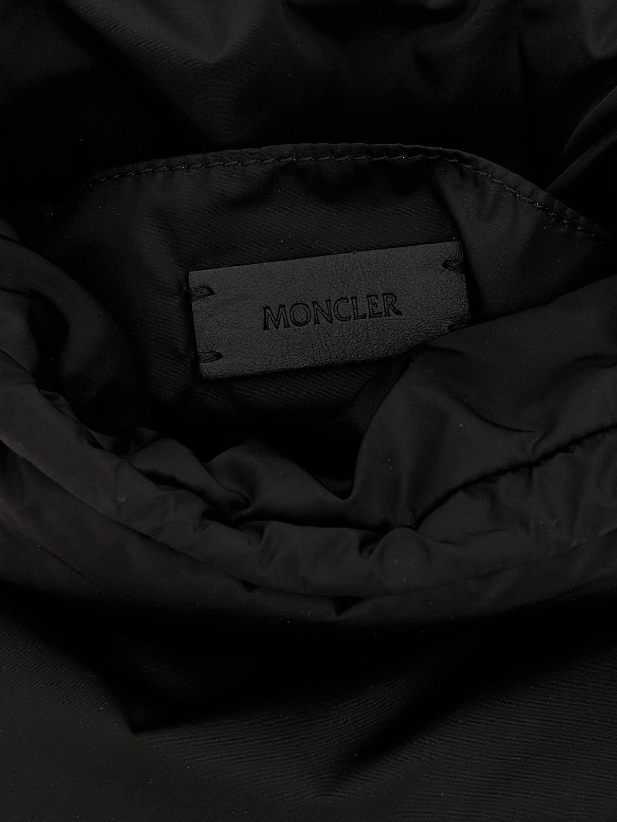 Moncler Caradoc nylon bucket bag - Bianco
