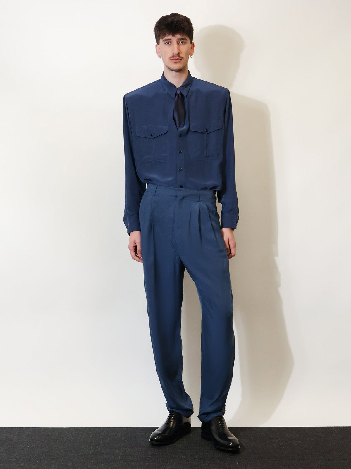 Saint Laurent Silk trousers with belt - Bleu Acier