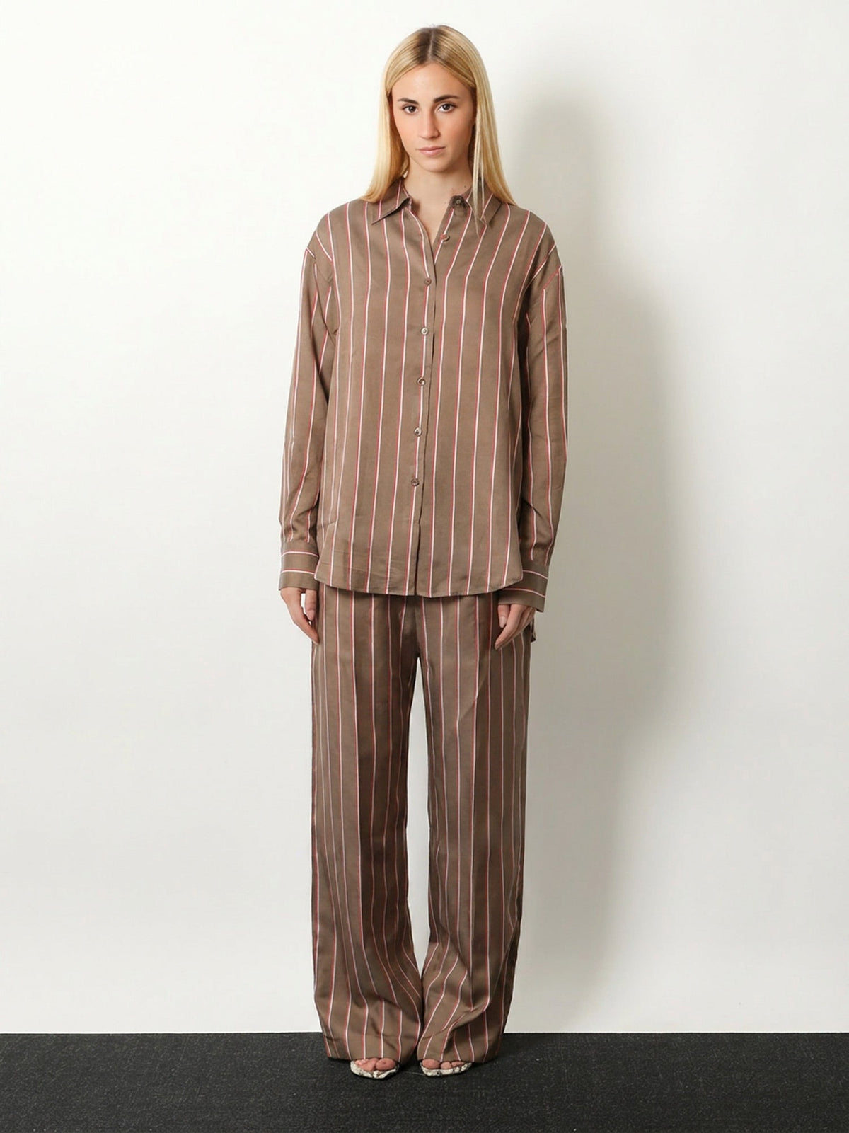 The Frankie Shop Viscose and silk blend trousers - Brown