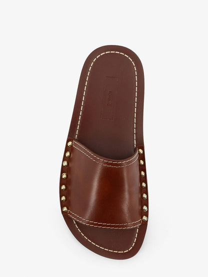 Toteme Low leather sandals with metal studs on the sides - Sienna