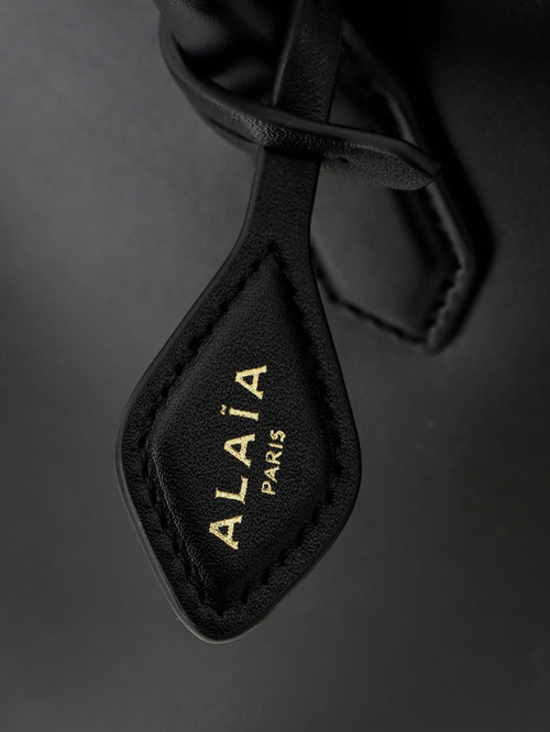 Alaïa Delta Medium leather handbag - Noir