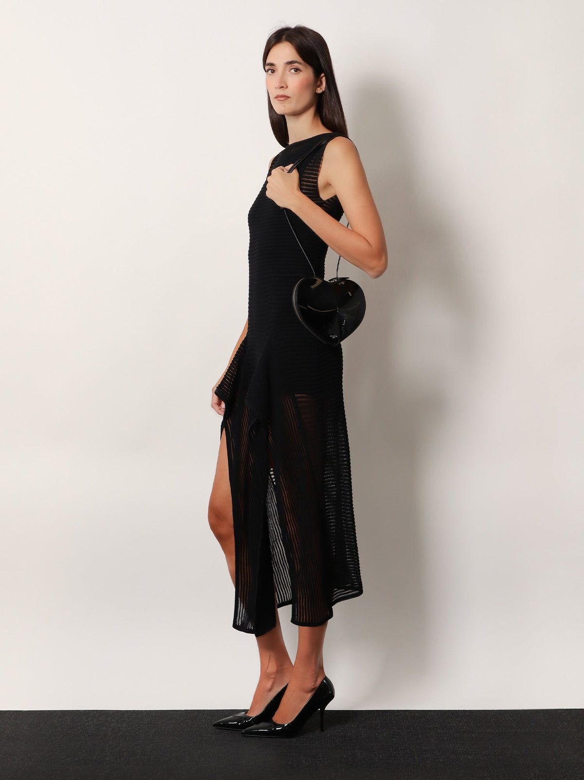 Alaia Le Coeur patent leather crossbody bag - Noir