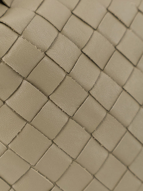 Bottega Veneta Mini Hop leather crossbody bag with Intrecciato pattern - Travertine