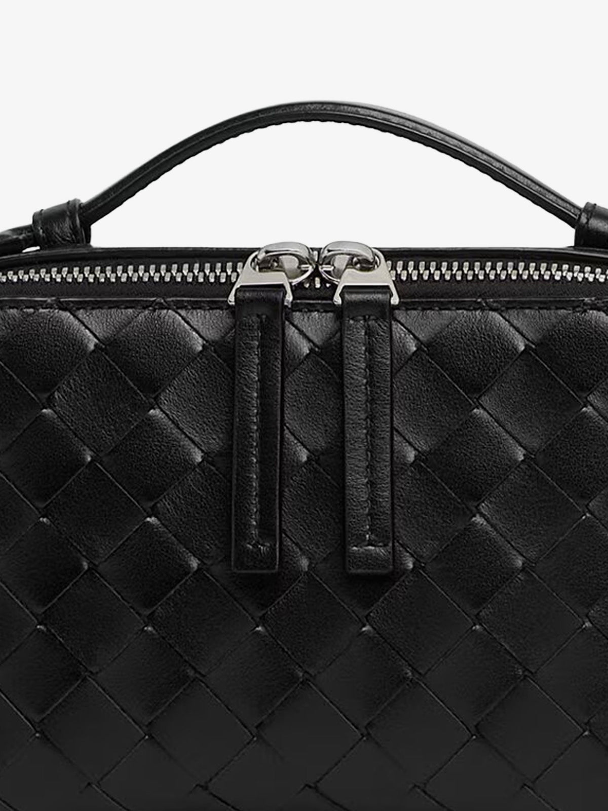Bottega Veneta Leather clutch bag with Intrecciato motif - Black-Silver