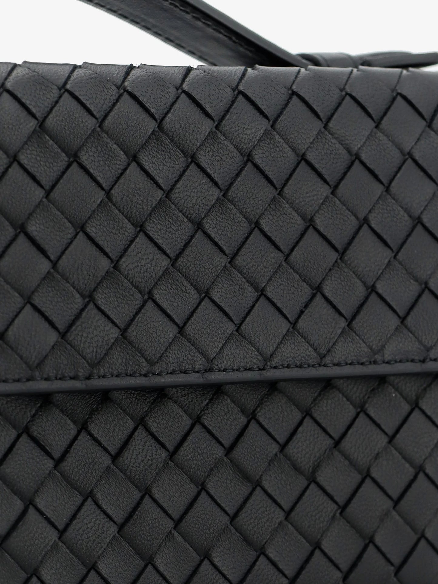 Bottega Veneta Leather Wallet With Intrecciato Pattern
