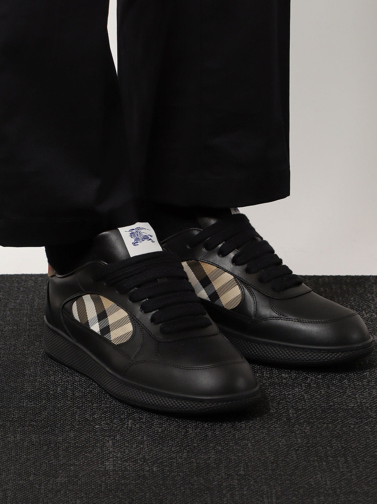 Burberry Leather sneakers with Traditional Check inserts - Black/Sand Ip Chk