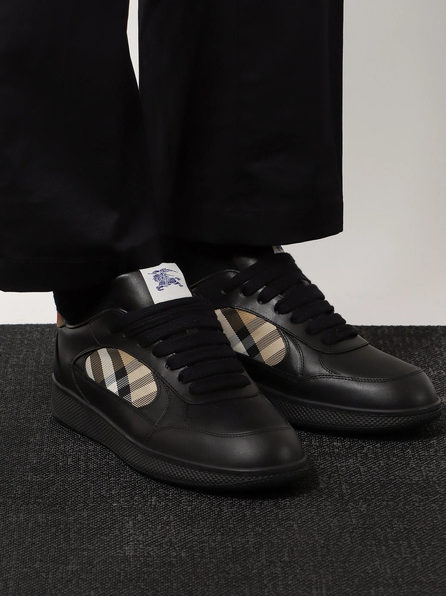 BURBERRY - Leather sneakers with Traditional Check inserts