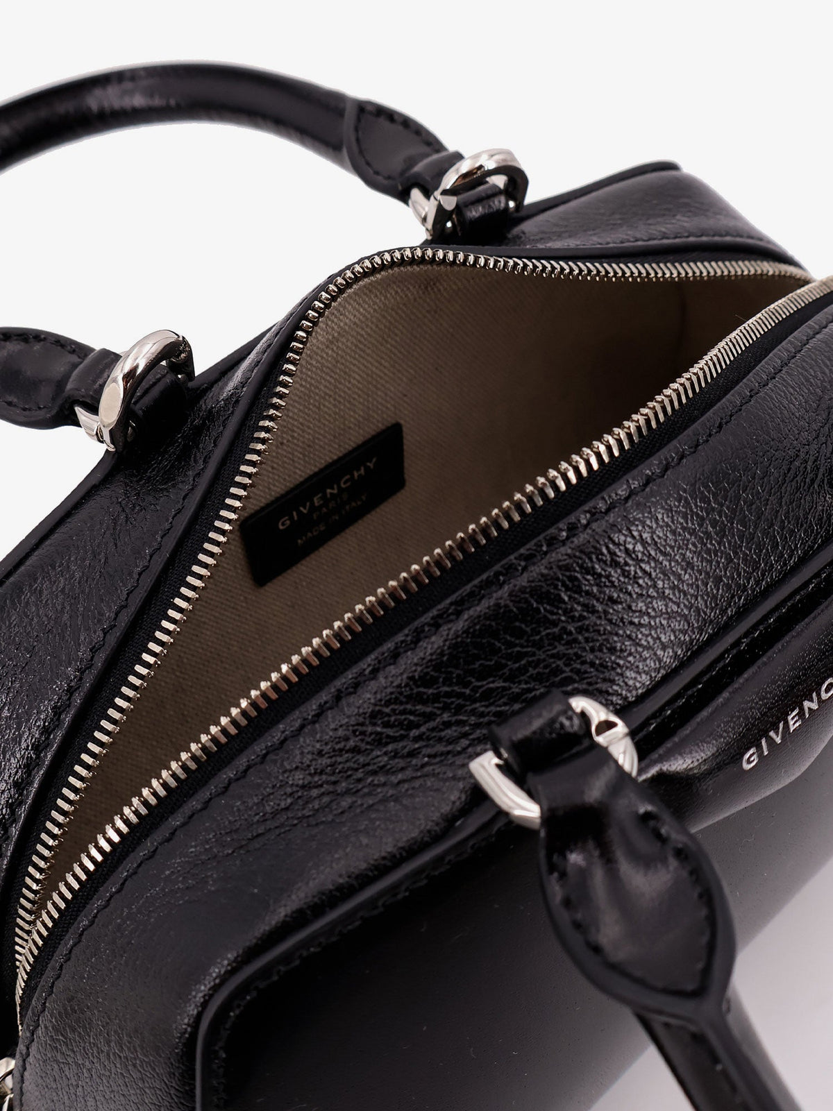 Givenchy Antigona Mini leather shoulder bag - Black