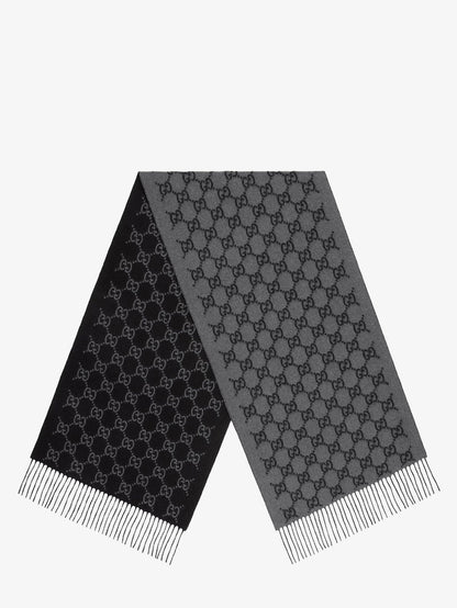 Gucci Sciarpa realizzata in jacquard di cashmere GG e impreziosita da finiture con frange. - Graphiteblack