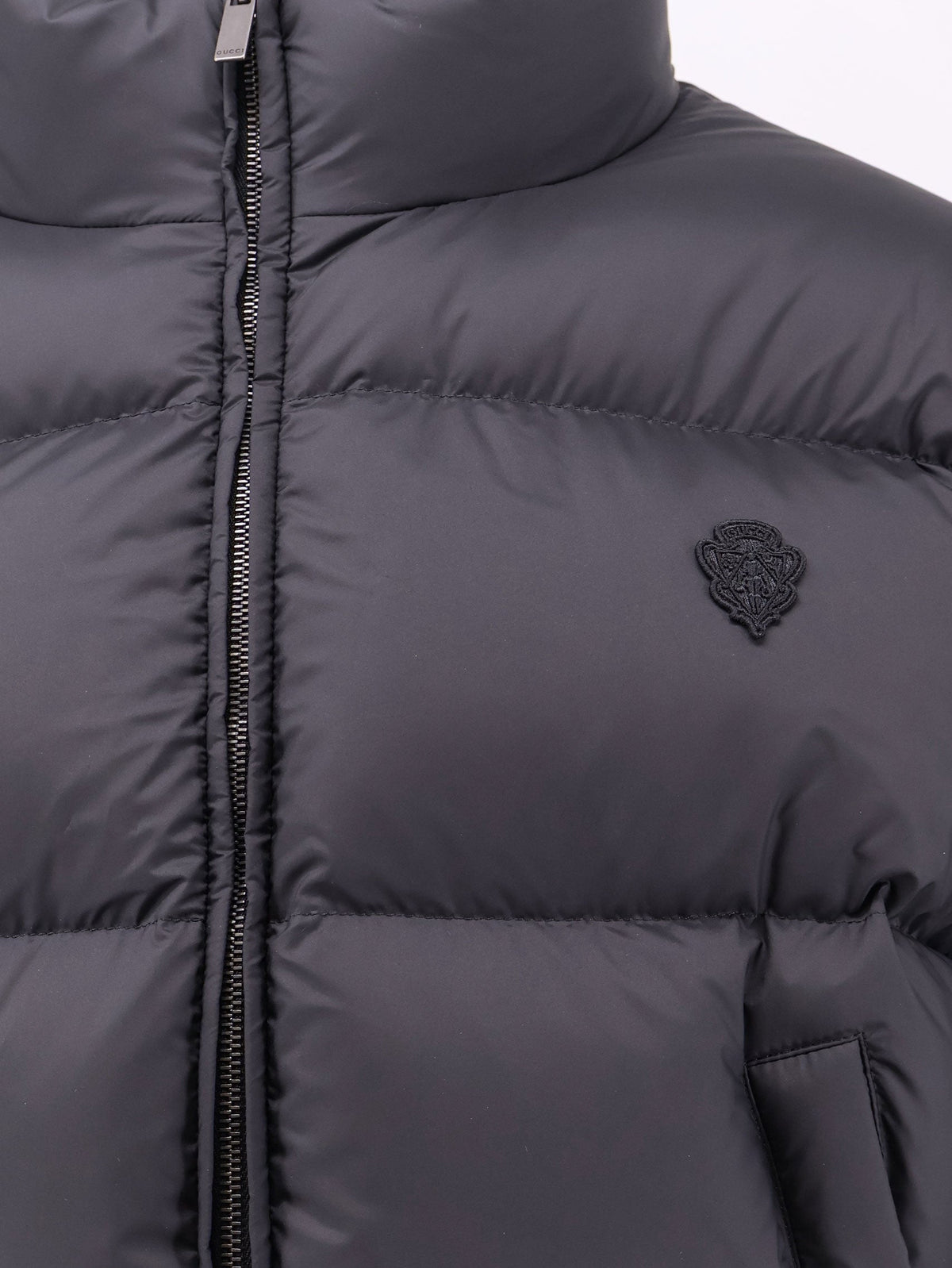 Gucci Crop Fit Down Jacket with iconic crest - Black