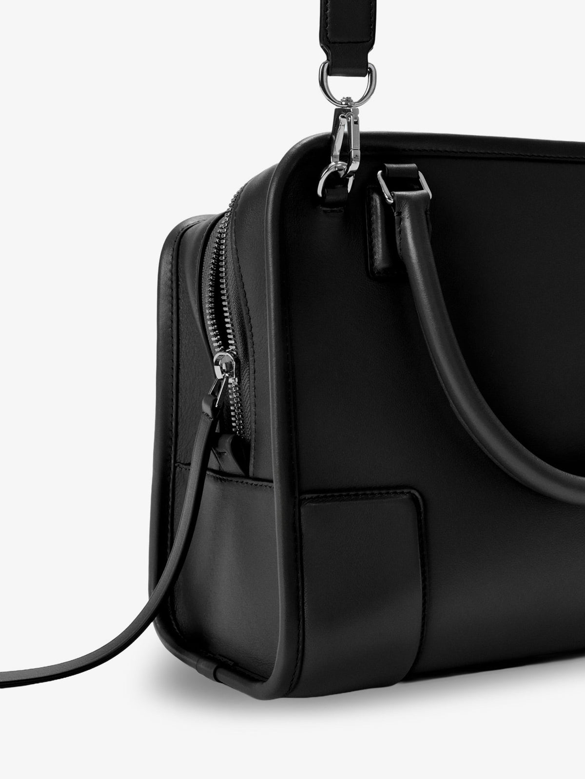 Loewe Amazona 180 leather handbag - Black