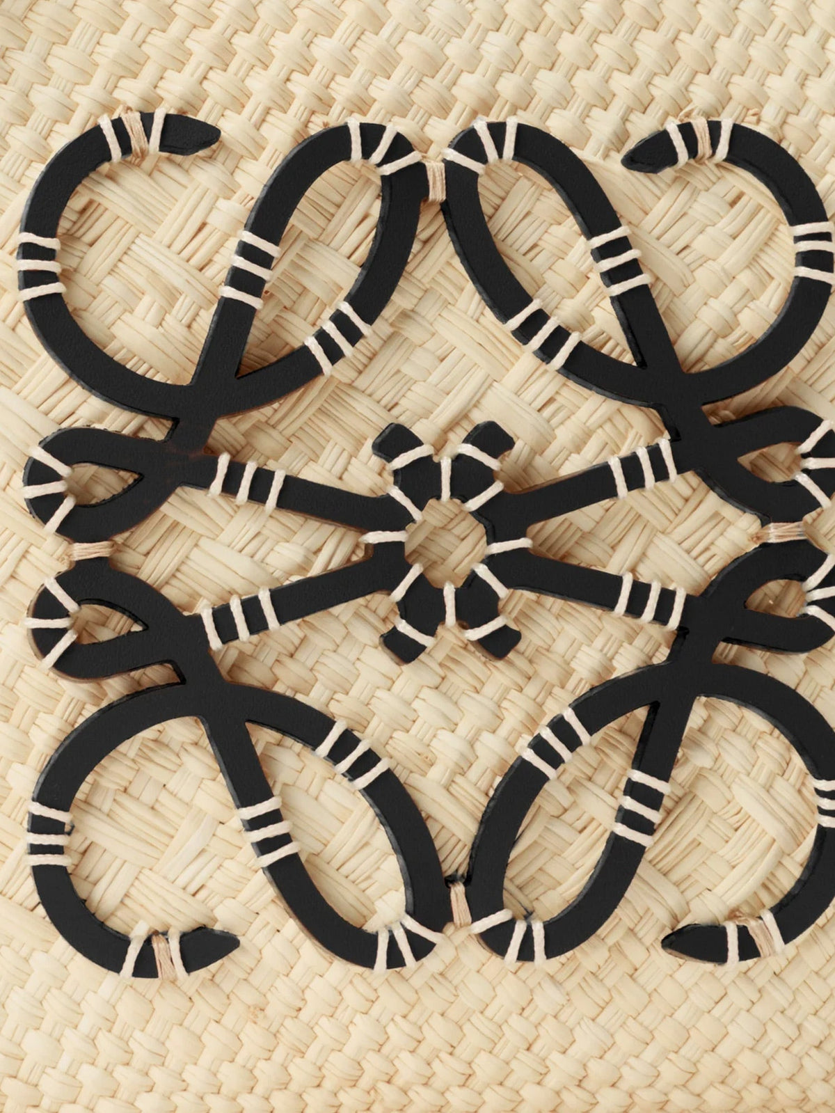 Loewe Paula's Ibiza-Anagram palm leaves and leather shoulder bag - Naturalblack