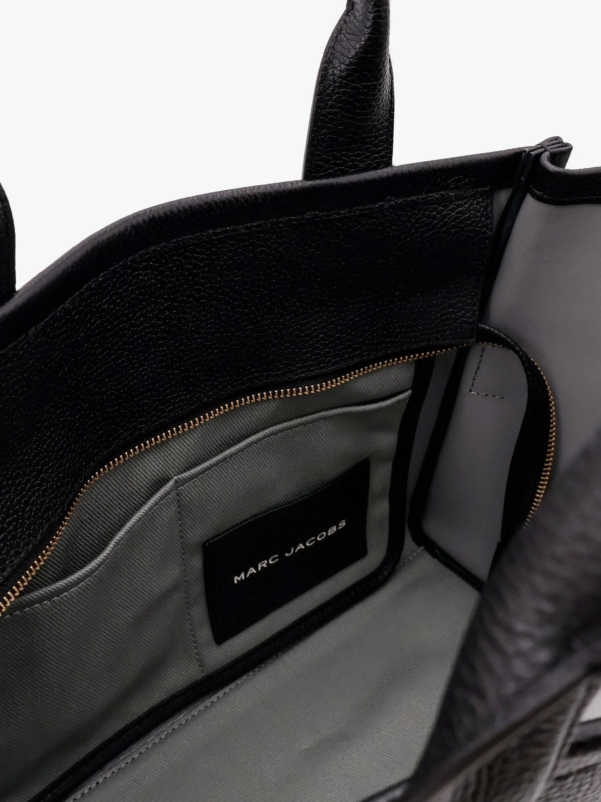 MARC JACOBS - Leather shoulder bag with logo on the front
