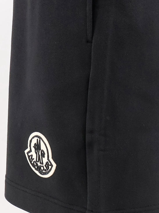 Moncler Cotton bermuda shorts with front logo patch - Nero