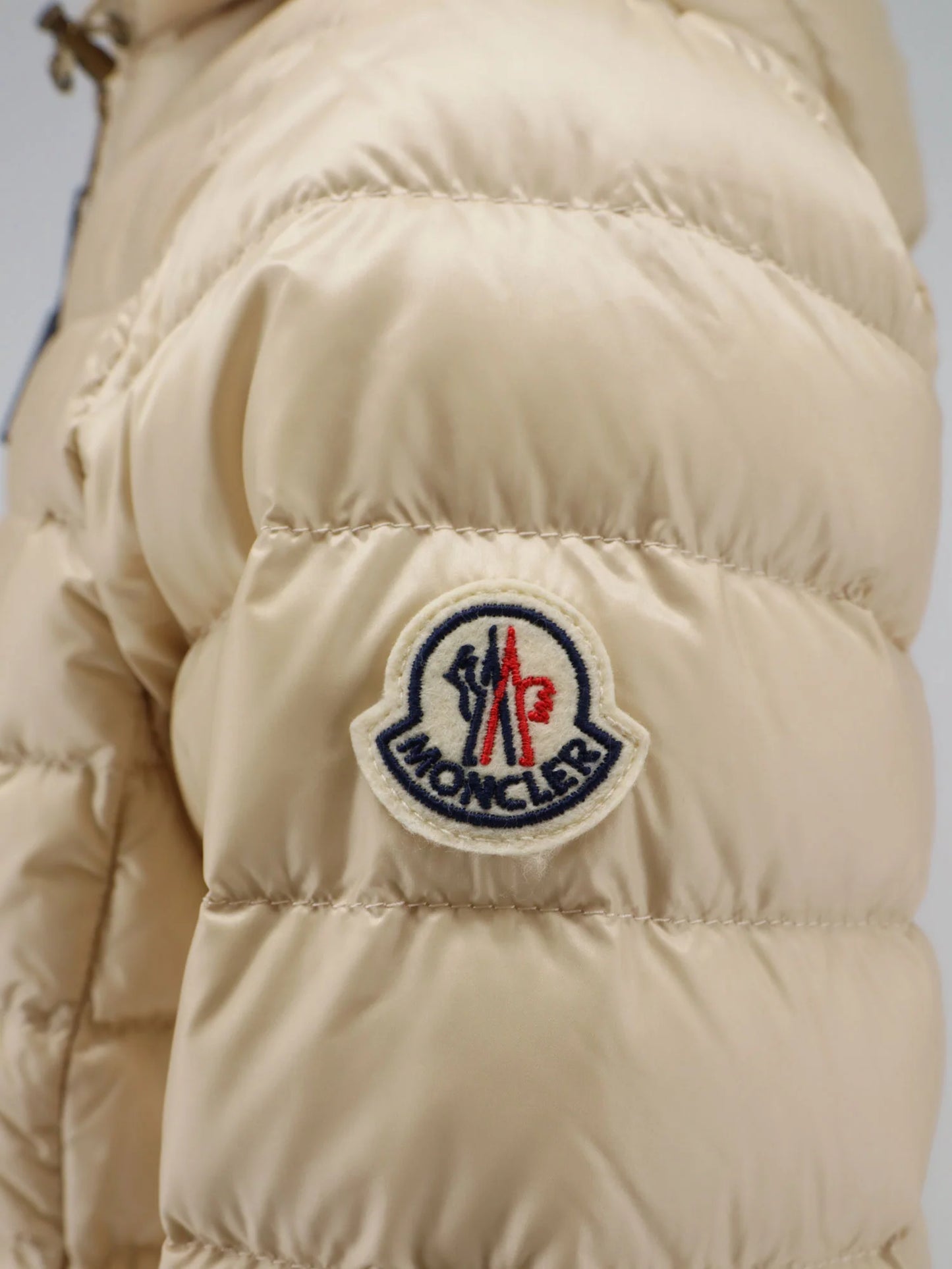 MONCLER - Igelhood recycled longue saison short down jacket