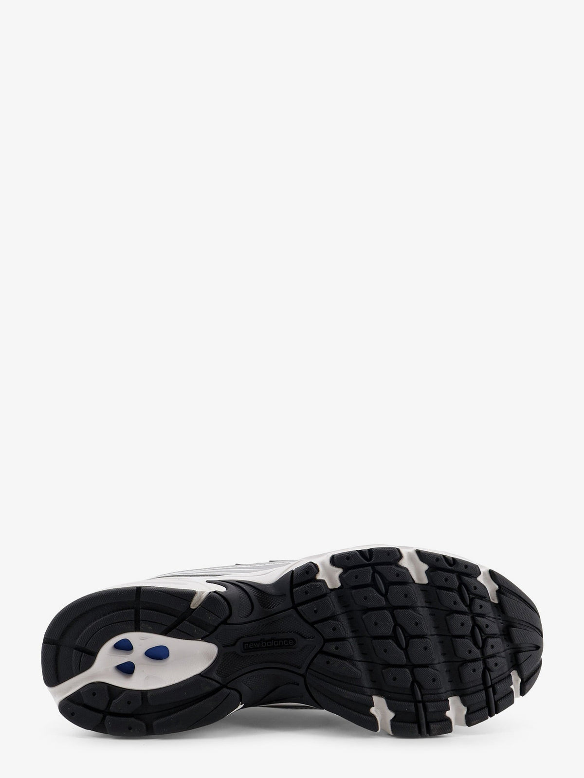 New Balance 740 mesh sneakers with iconic contrasting side logo - White