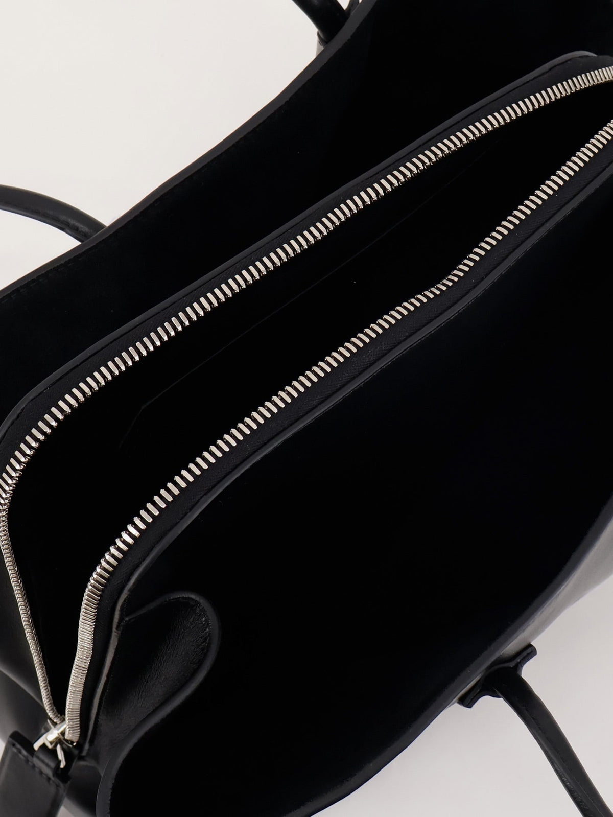 The Attico La Passeggiata Medium Leather Shoulder Bag - Black