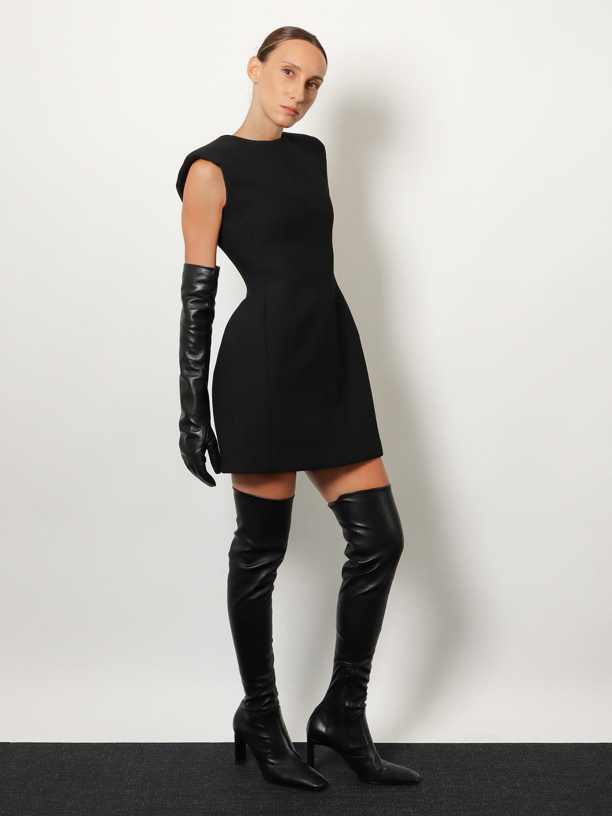 The Frankie Shop Bryn Structured Short Dress - Black