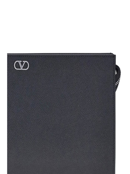 Valentino Garavani VLogo Signature grained calfskin Pouch - Black
