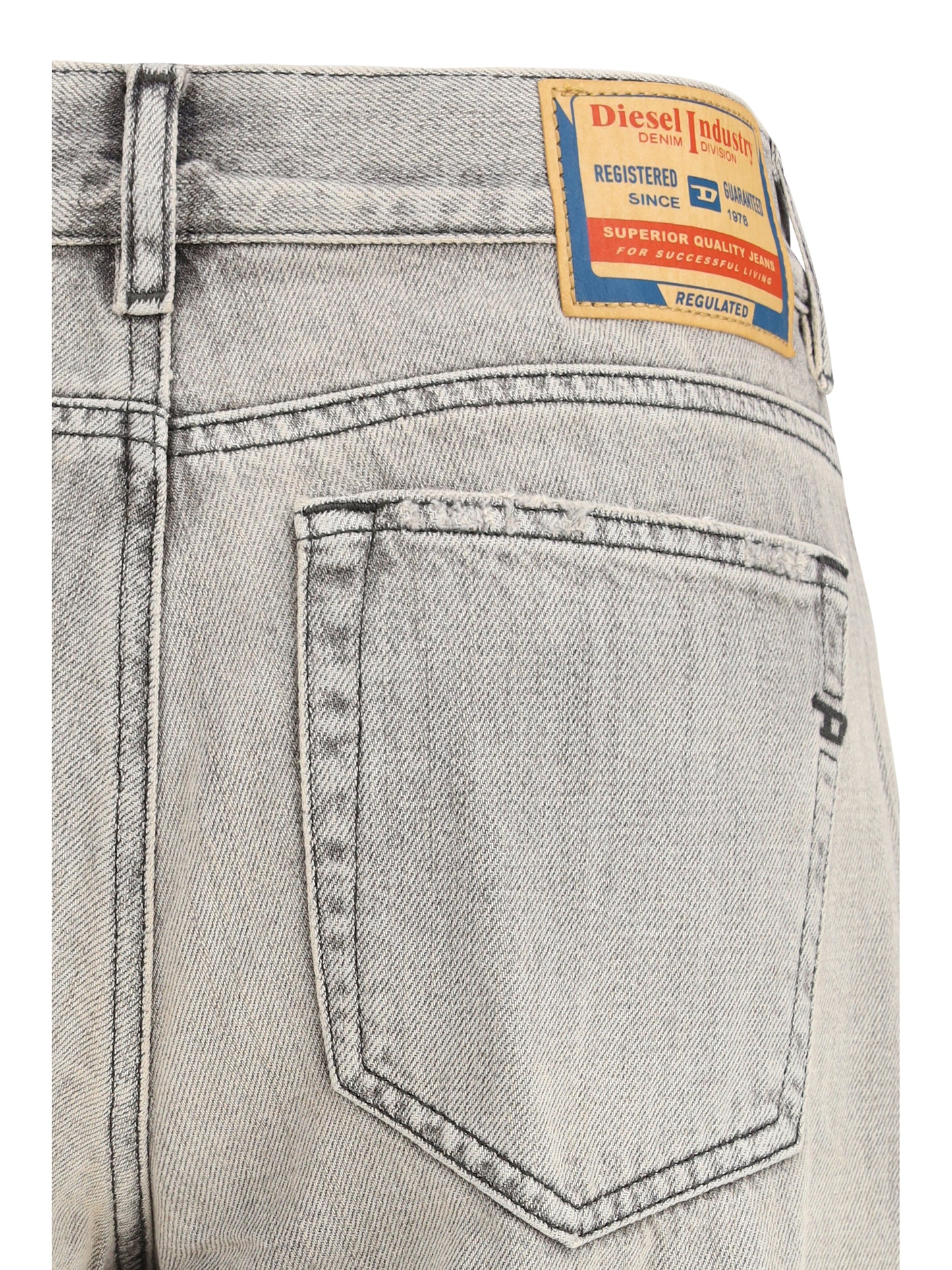 DIESEL 1978 D-Akemi flare Jeans