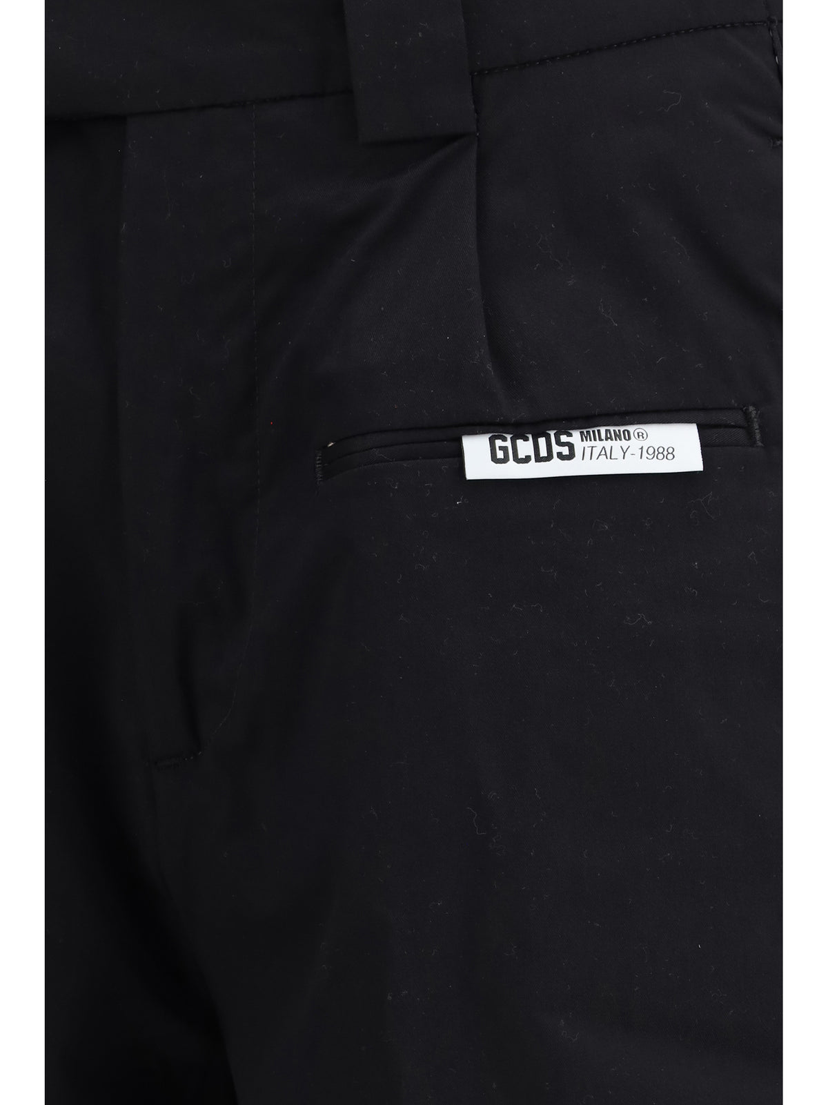 GCDS Shorts with black logo piping - Black/Black