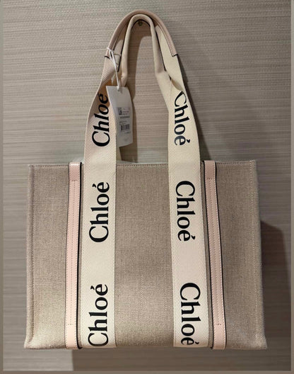 Chloe Medium Woody Tote Bag in Linen
