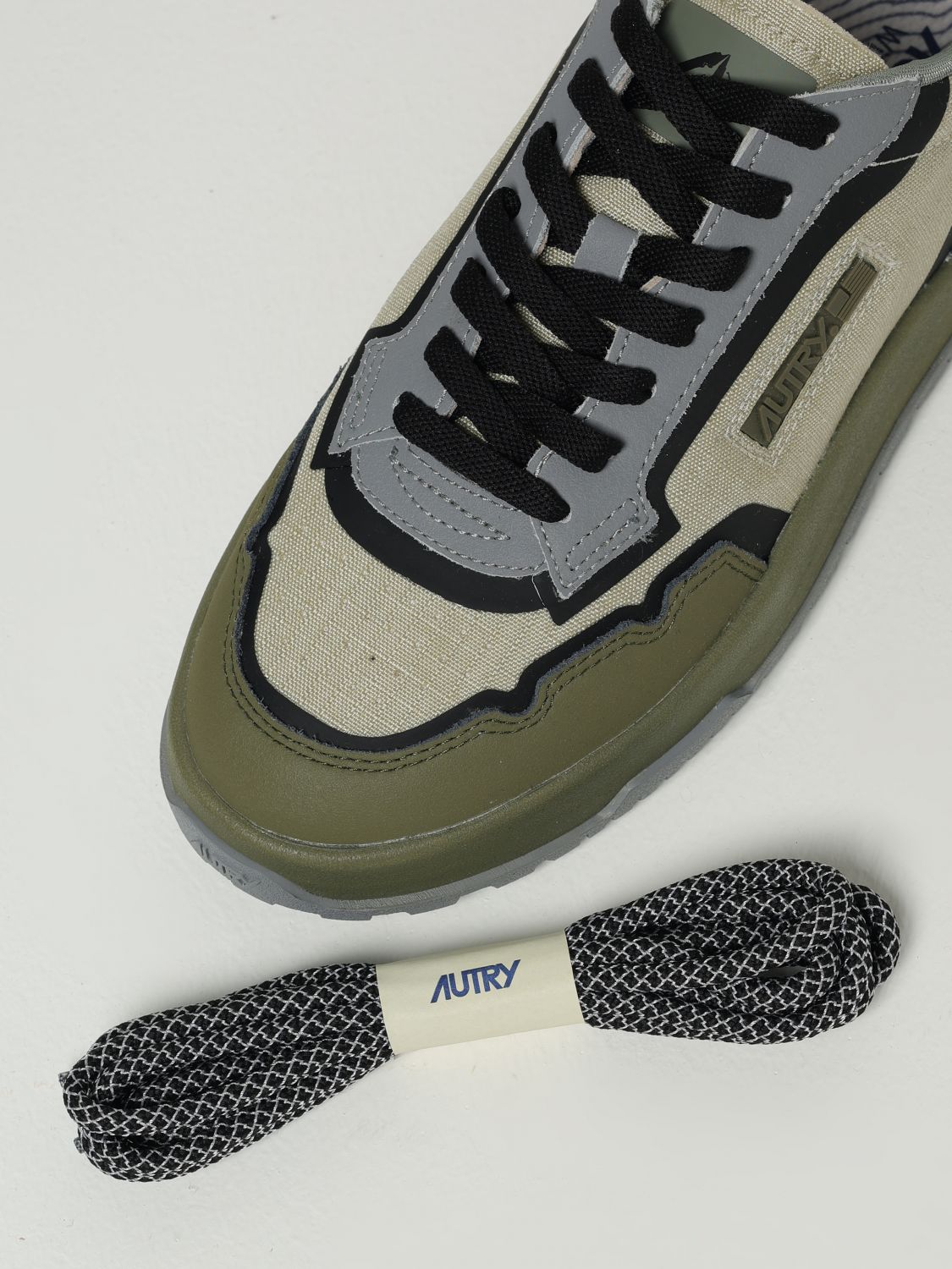 Autry Sneakers Men Black