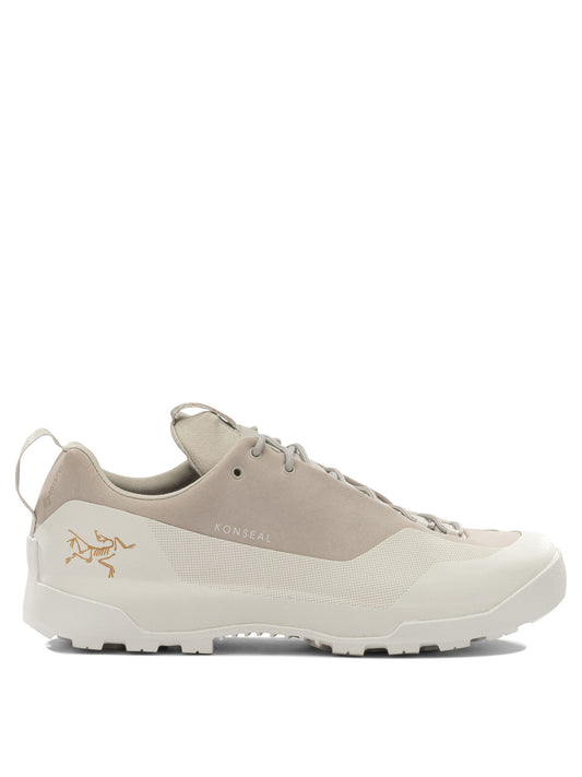 Arc'teryx "Konseal GTX" Low-top sneakers - Beige
